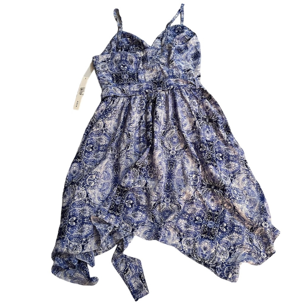NWT Aqua Women’s Paisley Handkerchief-Hem Dress in Blue/White Paisley - Picture 5 of 10